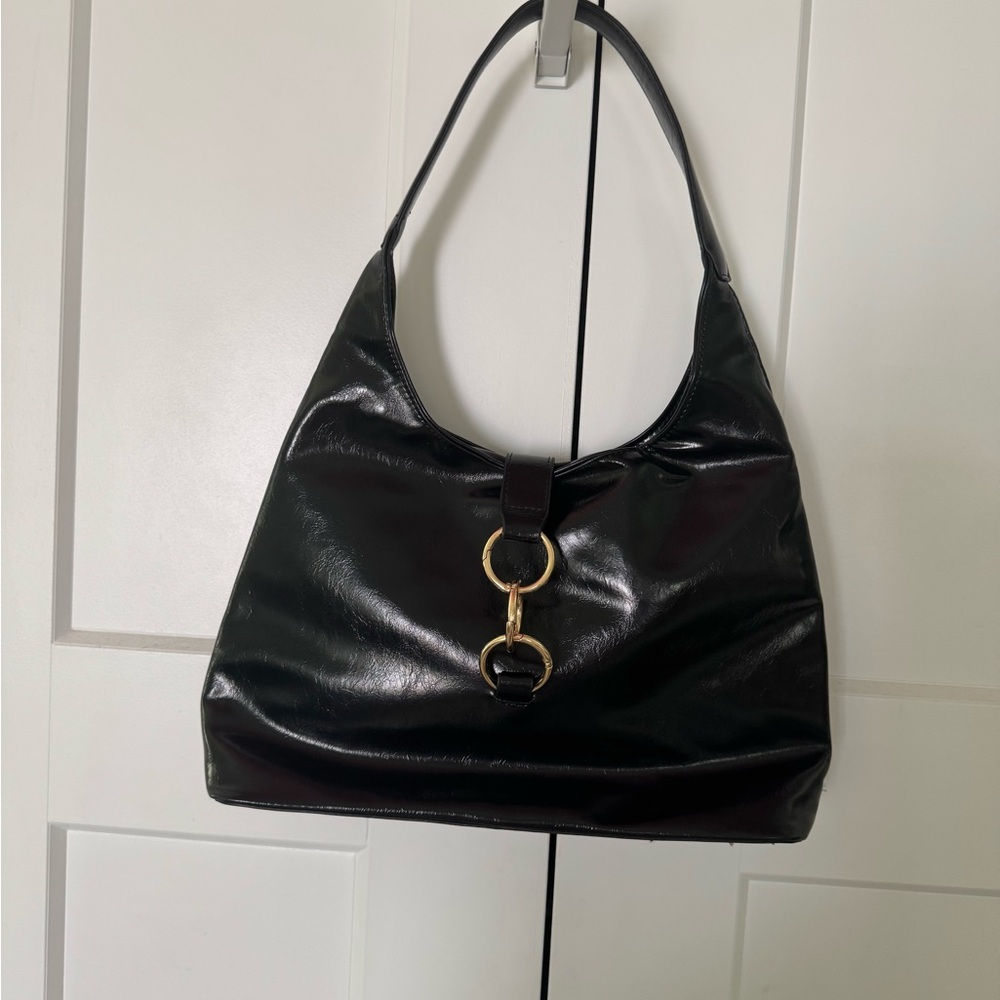 Elegant Black Leather Shoulder Bag